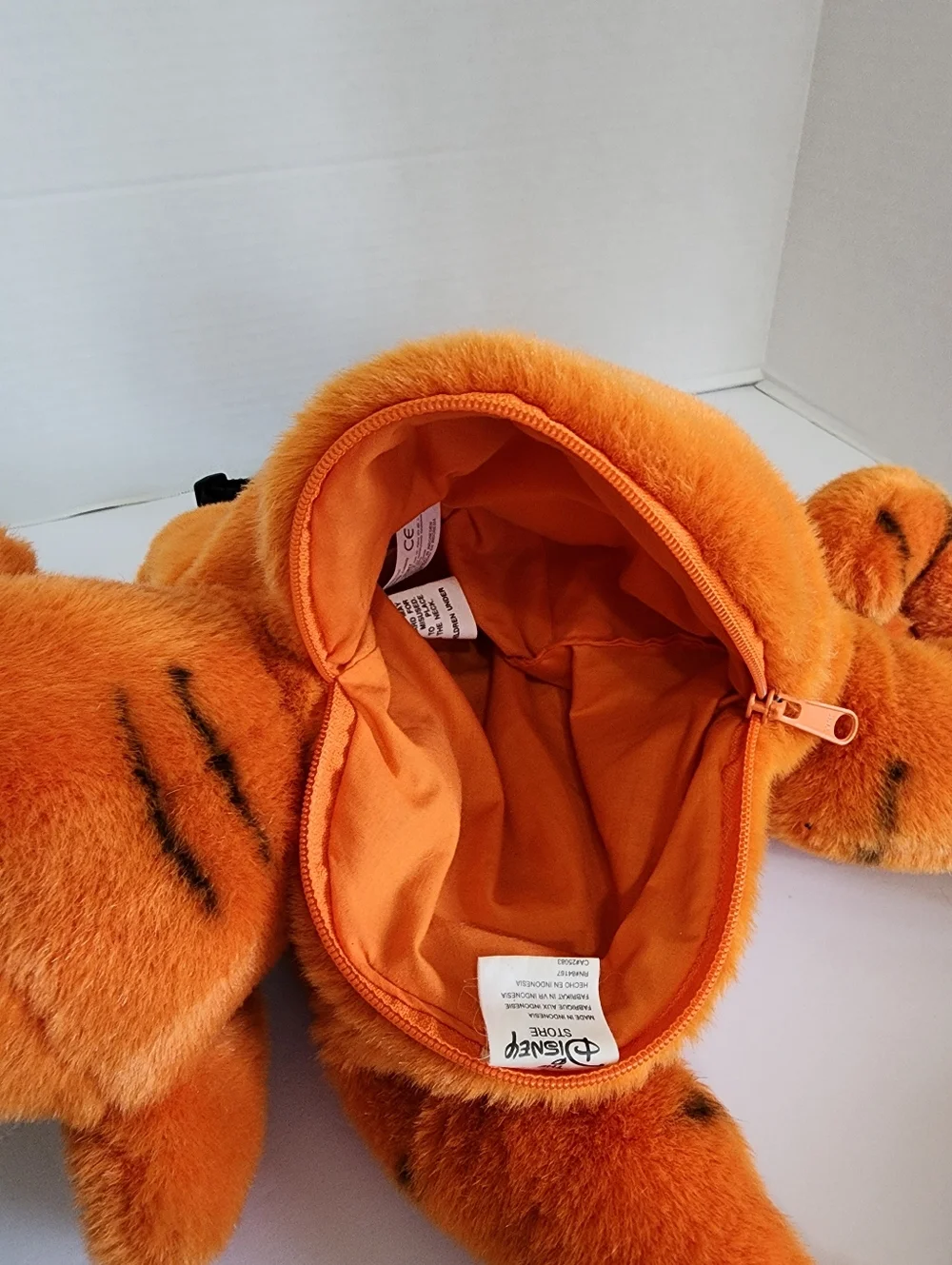 Disney Store Tigger Plush Backpack Winnie Pooh Y2K Style Full Body